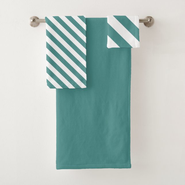Serviette De Bain Turquoise En Écart (En situation)