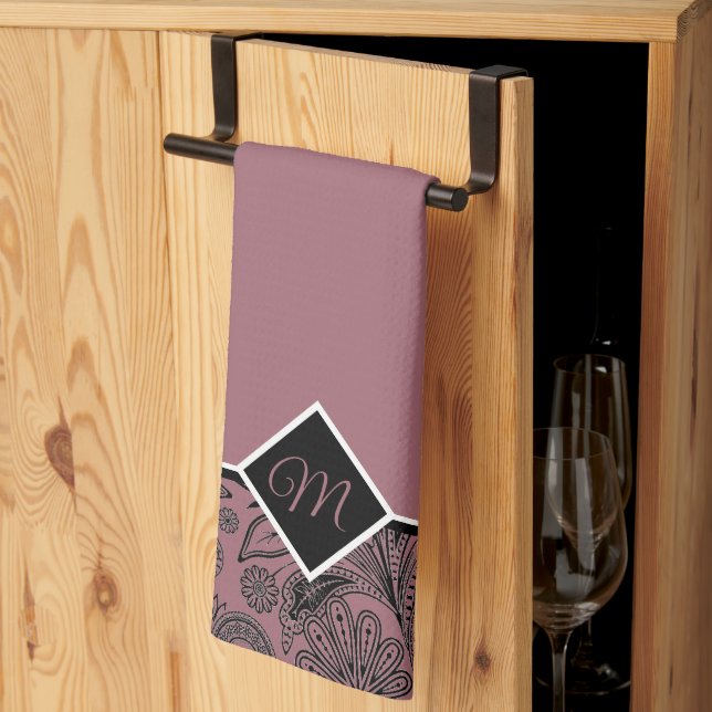 Serviette de cuisine à monogramme paisley or rose  (Pliage en tiers)