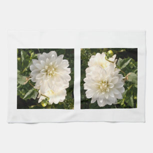 Serviette de cuisine avec deux élégantes dahlias b