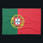 Serviette de cuisine avec Drapeau du Portugal<br><div class="desc">Améliorez votre cuisine avec une touche de fierté portugaise en utilisant cette serviette de cuisine vibrante avec le drapeau du Portugal! Réalisée avec soin dans les détails, cette serviette de cuisine est plus qu'un simple objet pratique ; c'est une célébration de la culture et du patrimoine portugais. Le design audacieux...</div>