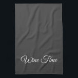 Serviette de cuisine de temps de vin<br><div class="desc">La serviette de cuisine de temps de vin place un regard élégant et chic à la cuisine de n'importe quel amateur de vin. Cette serviette élégante est parfaite pour tous les amateurs de vin. Grande idée de cadeau pour des anniversaires, Noël et toute occasion. ●AVAILABLE DANS DIFFÉRENTES COULEURS ET POLICES...</div>