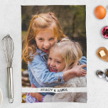 Serviette de cuisine Photo & Nom Modèle<br><div class="desc">Photo personnalisée et nom serviette de thé de la cuisine. Parfait pour un proche qui aime passer du temps dans la cuisine.</div>