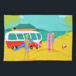 Serviette de cuisine rétro Surfer Couple<br><div class="desc">Chaque jour peut être une journée à la plage avec ce Retro Surfer Couple serviette de cuisine. Le style des années 60, design minimaliste, est doté d'un amoureux du soleil et d'un couple à la recherche de sensations fortes, prêts à prendre une vague. Le cadre est une oasis tropicale et...</div>