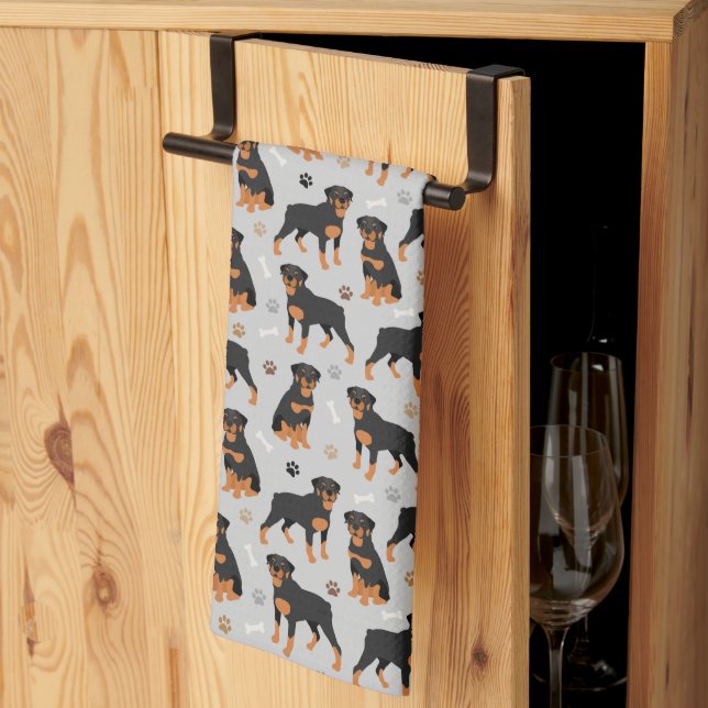 Serviette de cuisine Rottweiler os et pattes de ch (Pliage en tiers)