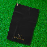 Serviette De Golf Clubs De Golf Black And Gold Personnalisés<br><div class="desc">Personnalisez le nom dans la typographie classique pour créer un cadeau de golf unique et garder le saké pour n'importe quel golfeur. Conçu par Thisisnotme©</div>