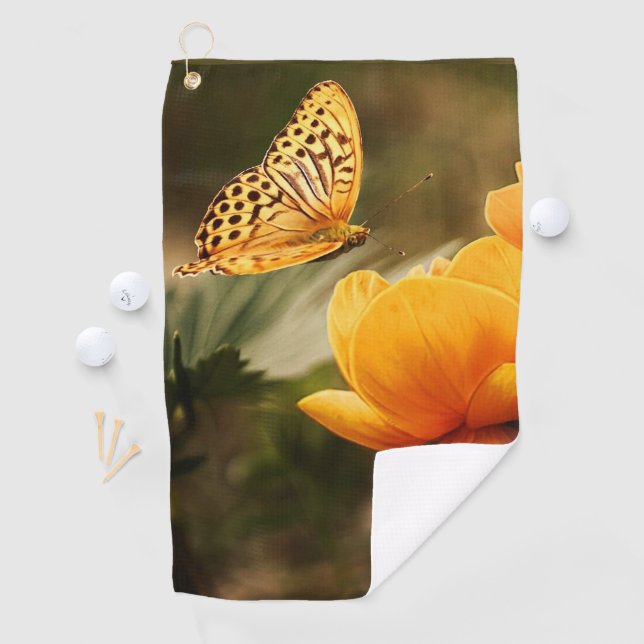 Serviette De Golf Fleurs Jaunes Profondes et Lumineuses avec Papillo (En situation)