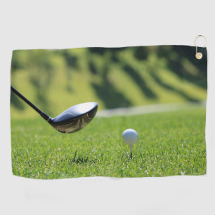 Serviette De Golf Golf club et balle sur le tee en herbe Best