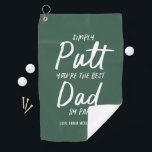 Serviette De Golf Golf papa moderne typographie verte drôle golf<br><div class="desc">Golf dad moderne vert foncé typographie drôle meilleur papa par. Noël idéal,  anniversaire,  cadeau de Fête des pères pour lui.</div>
