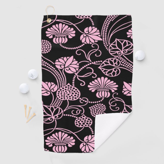 Serviette De Golf Motif floral rétro rose sur fond noir (En situation)