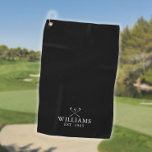 Serviette De Golf Nom Et Année Personnalisés Clubs De Golf Noir Et B<br><div class="desc">Personnalisez le nom et l'année de la typographie classique pour créer un cadeau de golf unique et garder saké pour n'importe quel golfeur. Conçu par Thisisnotme©</div>