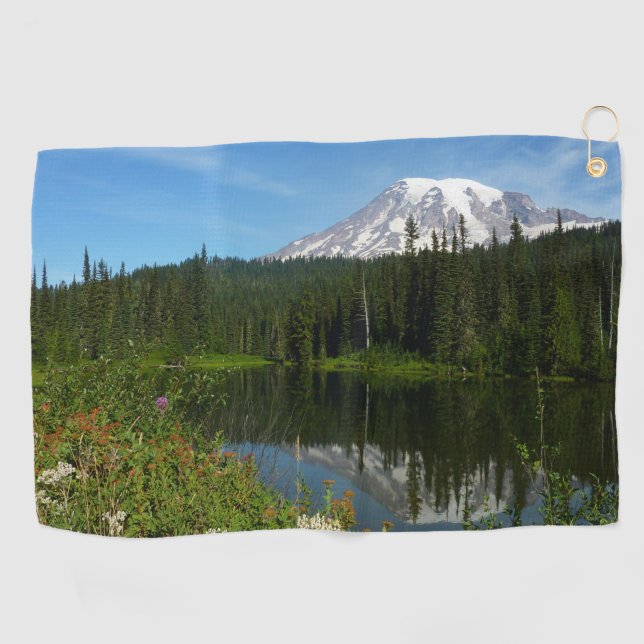 Serviette De Golf Reflet du lac du mont Rainier avec des fleurs sauv (Horizontal)
