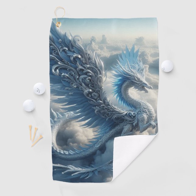 Serviette De Golf Un dragon superbe entouré de nuages (En situation)