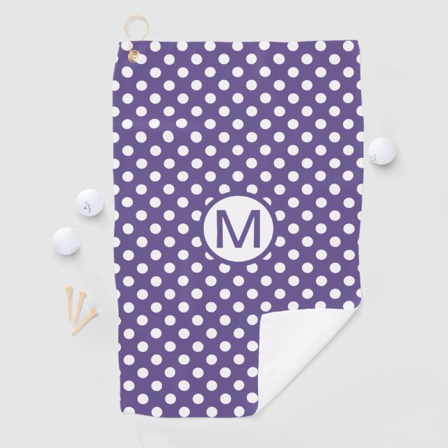 Serviette De Golf Violet pourpre avec monogramme à pois blancs (En situation)