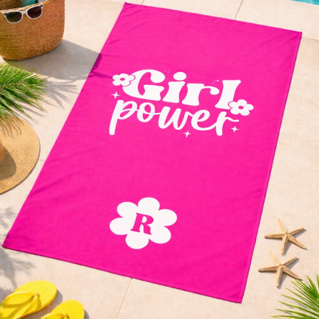 Serviette de plage à monogramme Girl Power rose (Créateur téléchargé)