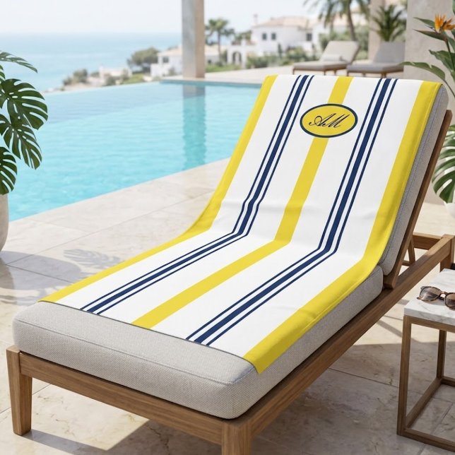 Serviette de plage à rayures bleues et jaunes avec (In situ picture, AI generated)