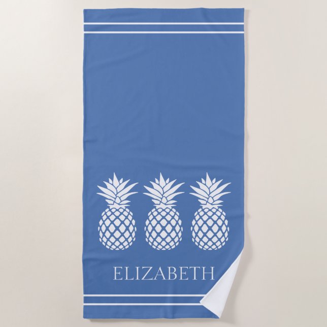 Serviette De Plage Ananas blanc preppy sur fond bleu (Devant)