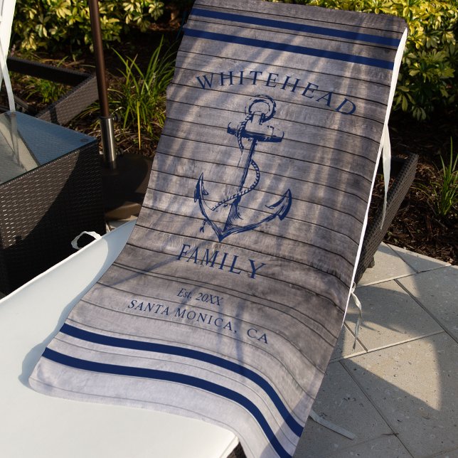 Serviette De Plage Ancre familiale personnalisée en bois beige nautiq (Nautical anchor custom family vacation towel. Personalize each towel with your details.)