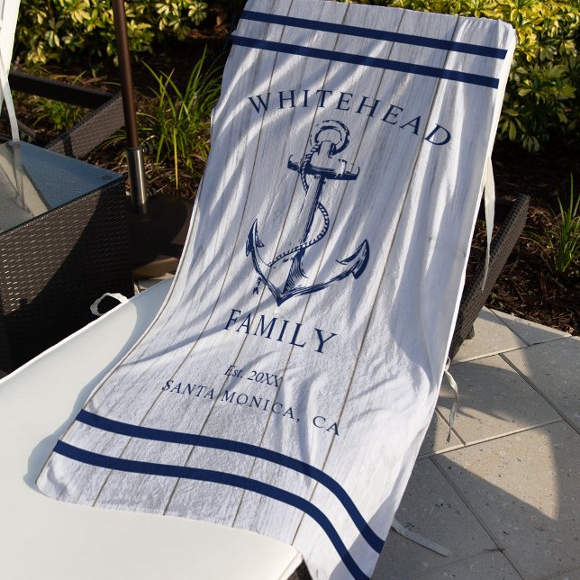 Serviette De Plage Ancre personnalisée en bois blanc marine (Nautical anchor custom family vacation towel. Personalize each towel with your details.)