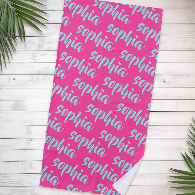 Serviette De Plage Aqua bleu nom personnalisé script bold rose chaud (Aqua blue custom name script bold hot pink beach towel)