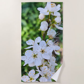 Serviette De Plage Arbre en Fleurs au Printemps Roumanie – Photograph