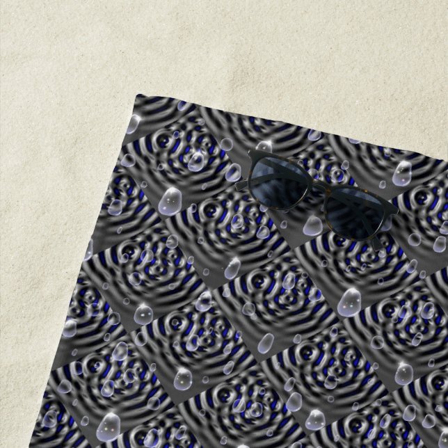 Serviette De Plage Arrosage sur métal gris bleu (En situation)