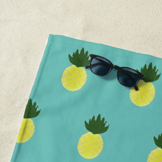 Serviette De Plage Artsy Motif d'ananas d'été (En situation)