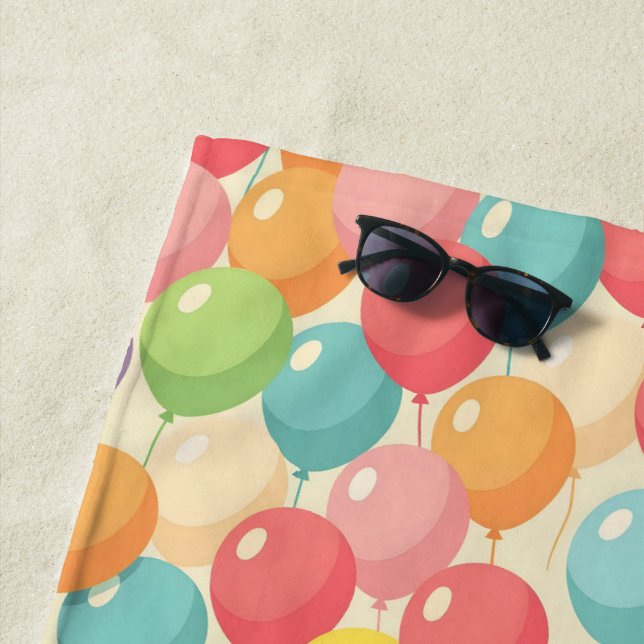 Serviette De Plage Ballons de fête de différentes couleurs (En situation)
