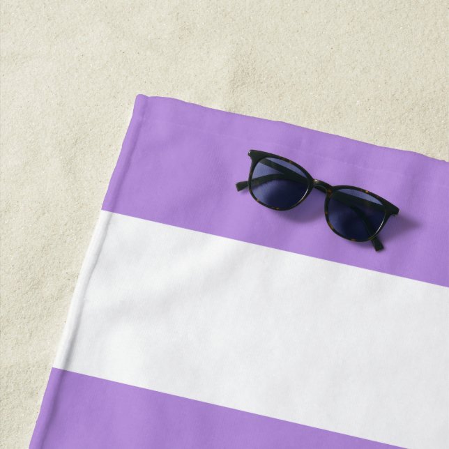Serviette De Plage Bandes pourpres, Blancs, Motif rayé (En situation)