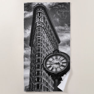 Serviette De Plage Bâtiment et horloge de Flatiron en noir et blanc