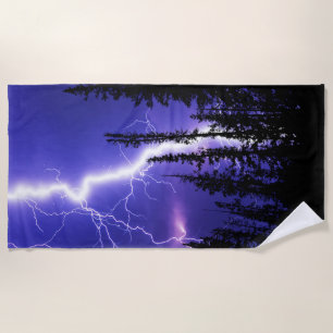 Serviette De Plage belle tonnerre sur la forêt