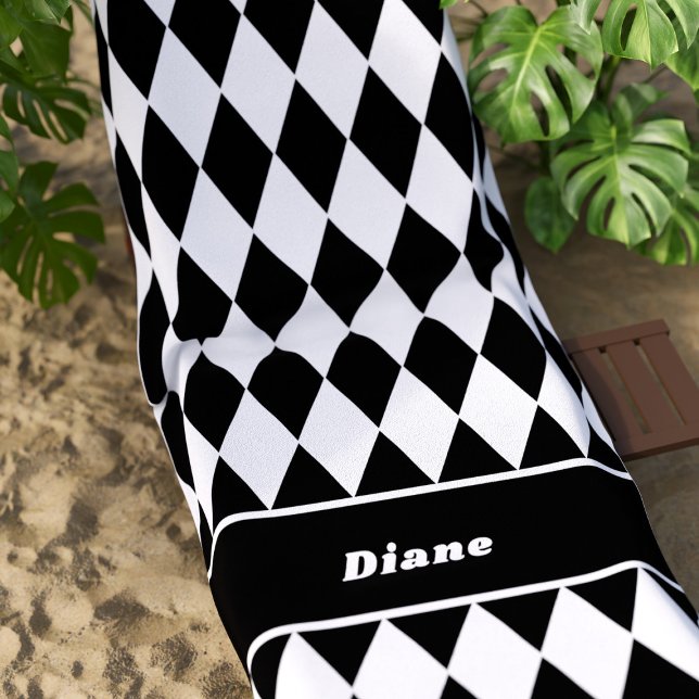 Serviette De Plage Black and White Diamond Pattern Personalized (A fun black and white diamond checkered pattern beach towel with space for your name)