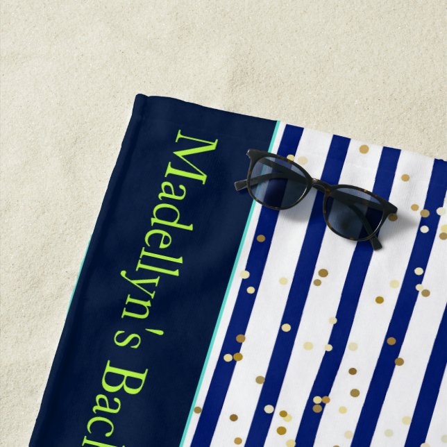 Serviette De Plage Blanc Bleu Grandes Mariage Moderne Monogramme (En situation)