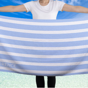 Serviette De Plage Bleu clair rayures de cabane blanche - personnalis