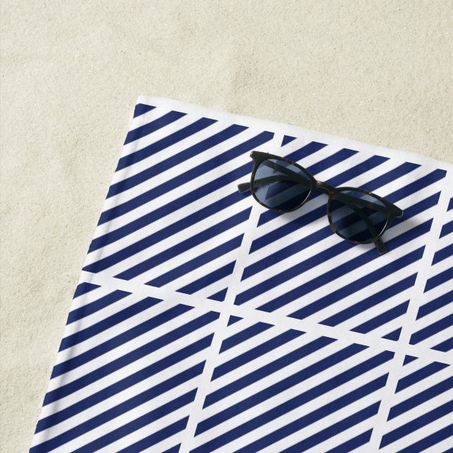 Serviette De Plage Bleu Et Blanc Drôle (En situation)