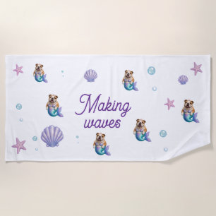 SERVIETTE DE PLAGE BOULEDOGUE ANGLAIS SIRÈNE FAISANT DES VAGUES
