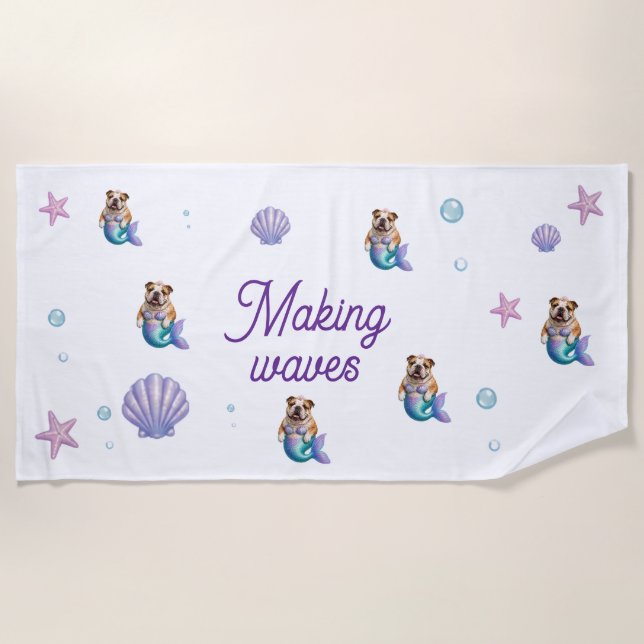 SERVIETTE DE PLAGE BOULEDOGUE ANGLAIS SIRÈNE FAISANT DES VAGUES (Devant)