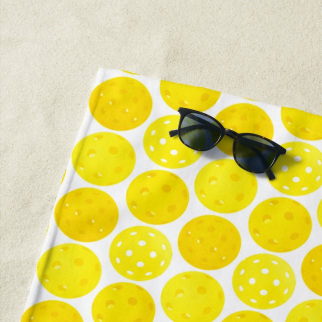 Serviette De Plage Boules de Pickleball, Boules de Pickleball Jaune s (En situation)