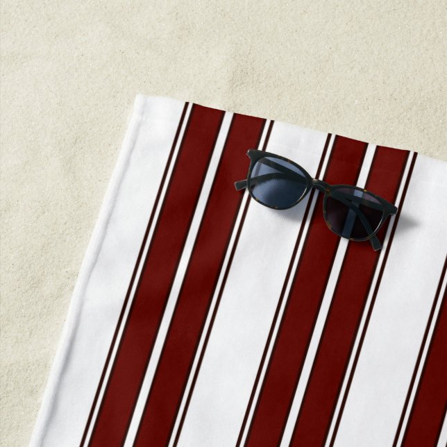 Serviette De Plage Bourgogne et rayures blanches (En situation)