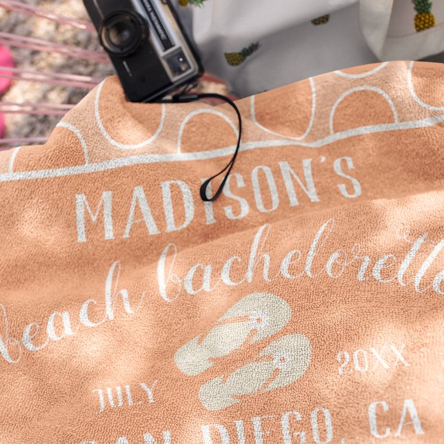Serviette De Plage Cadeau de fête de bachelorette Polka Dots Peach (Créateur téléchargé)