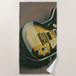 Serviette De Plage Cadeaux pour guitariste<br><div class="desc">Cette oeuvre de guitare vintage est adaptée aux joueurs de guitare qui aiment jouer de la guitare. elle peut être offerte en cadeau à un petit ami, une petite amie, ou un papa pour un anniversaire, une fête des pères ou une Saint-Valentin. Le design rétro propose des cadeaux vintages cool...</div>