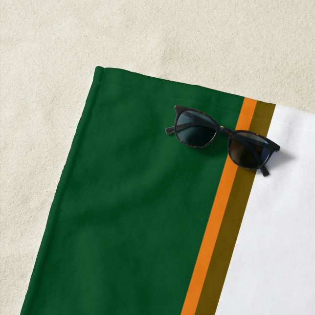 Serviette De Plage Camp Sportif Vert Orange Blanc Rayures de Course (En situation)