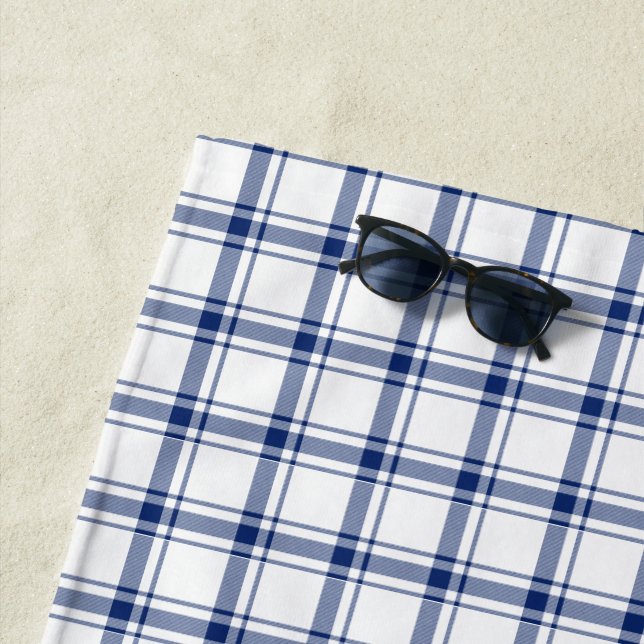 Serviette De Plage Carreaux marins bleus et blancs (En situation)