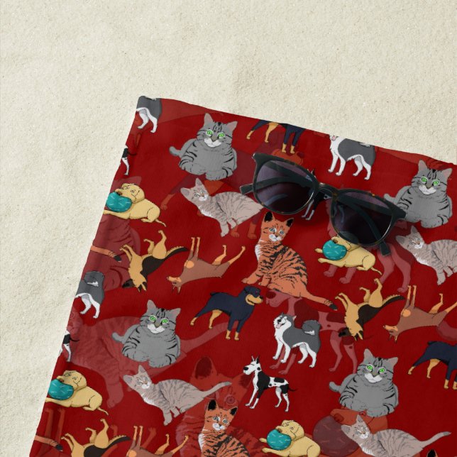 Serviette De Plage Chats et chiens motif design sur rouge (En situation)