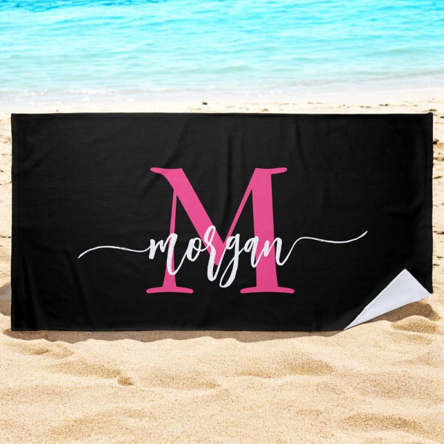 Serviette De Plage Chaud rose noir moderne Script Girl Monogramme Nom (Créateur téléchargé)