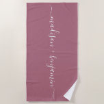 Serviette De Plage Chic Noms De Monogrammes Nouveaux Mariés Violet<br><div class="desc">Chic serviette de plage monogrammée avec les noms des nouveaux mariés en calligraphie manuscrite blanche élégante sur un arrière - plan de cassis violet. Ajoutez simplement vos noms. Un cadeau parfait pour le couple marié ou fiancé. Conçu exclusivement pour vous par Happy Dolphin Studio. Si vous avez besoin d'aide ou...</div>