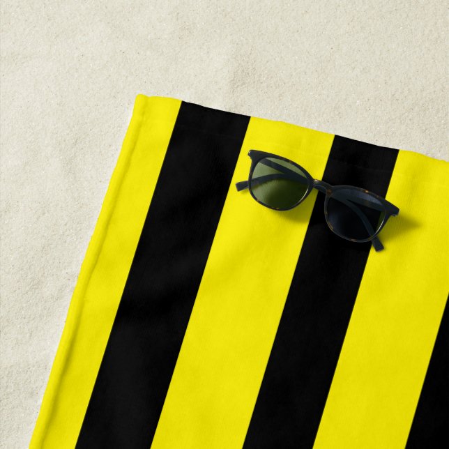 Serviette De Plage Classic Bright Jaune et Noir rayé (En situation)