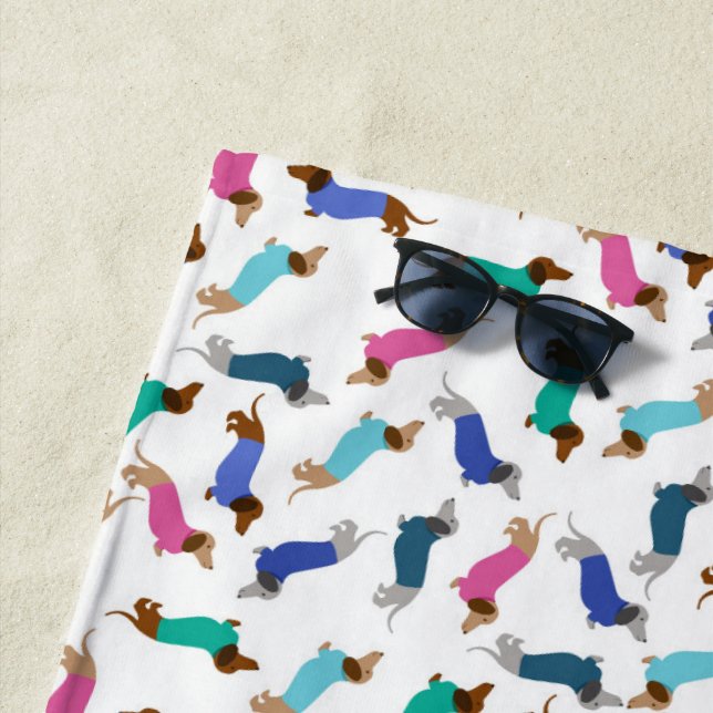 Serviette de plage colorée teckel (En situation)