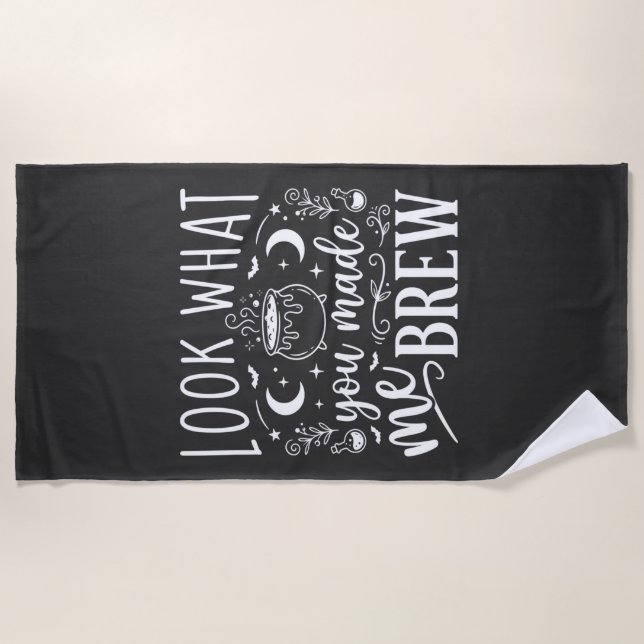 Serviette De Plage Conception de potion drôle de sorcière d'Halloween (Devant)