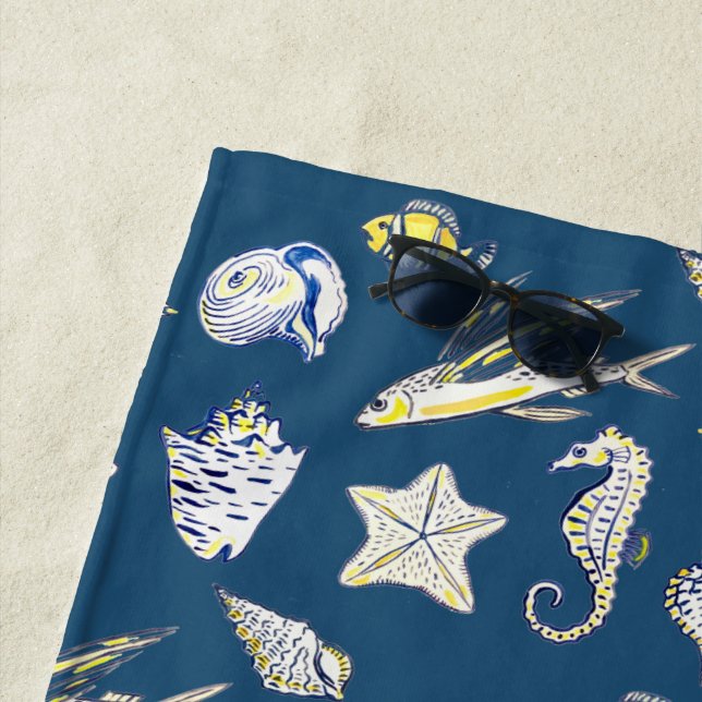 Serviette de plage coquillages et créatures marine (En situation)