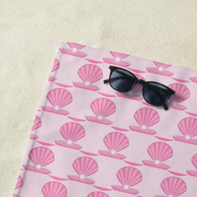 Serviette De Plage Coquille d'huître rose pour bébé et modèle de perl (En situation)